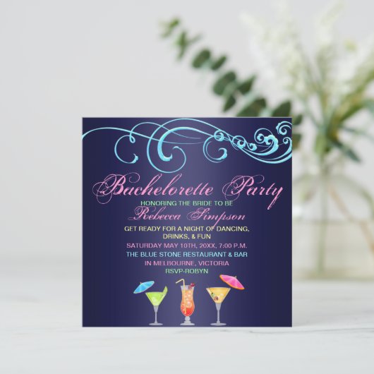 Cocktail bleu Heure Bachelorette Fête Invitation (Debout devant)