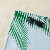 Cocktails sur la serviette de plage de plage (En situation)