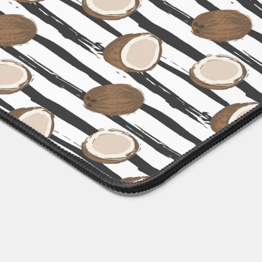 Coconuts on Grunge Stripes Pattern Bureaumat (Hoek)