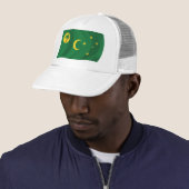 Cocoseilanden Vlag Hoed Trucker Pet (In situ)