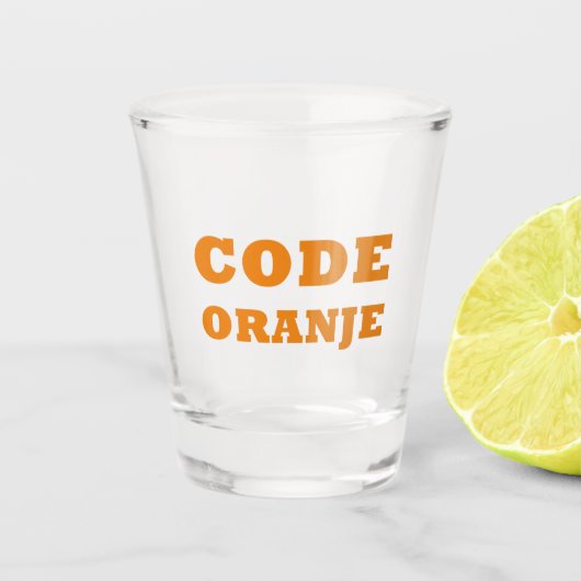 Code Oranje Shot Glass: Omarm Dutch Pride Glas (Voorkant)