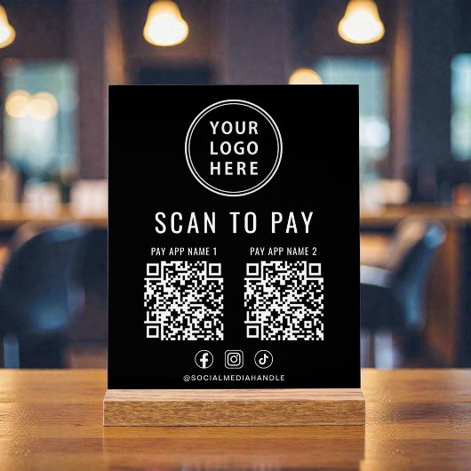 Code QR de paiement à scanner sur socle noir