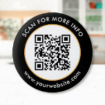 Code QR personnalisé Texte noir blanc or<br><div class="desc">Téléchargez un code QR, ajoutez du texte et créez facilement votre bouton personnalisé. Cliquez sur MODIFIER pour modifier la couleur de bordure ou la couleur du texte. Vous pouvez TRANSFÉRER ce DESIGN sur d'autres produits Zazzle et l'ajuster à la plupart des articles Zazzle. Les conceptions Studio standard sont faites dans...</div>