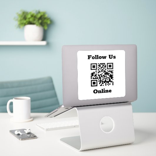Code QR sur un autocollant (Ordinateur portable sur le bureau)