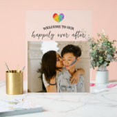 Coeur arc-en-ciel heureux après un Mariage LGBT (Mariage)