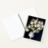 Cœur blanc dans un cahier noir (Intérieur)
