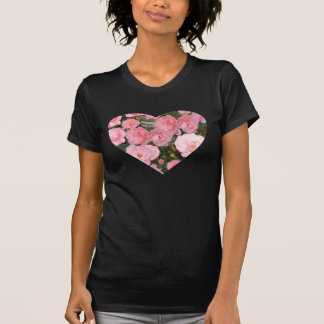 Coeur complètement de T-shirt de roses pour des