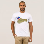 Coeur de drapeau de la Slovaquie et T-shirt de (Devant entier)