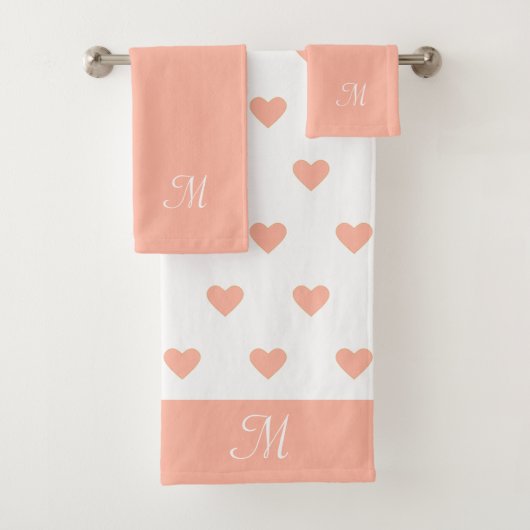 Cœur de motif rose corail clair & monogramme (En situation)