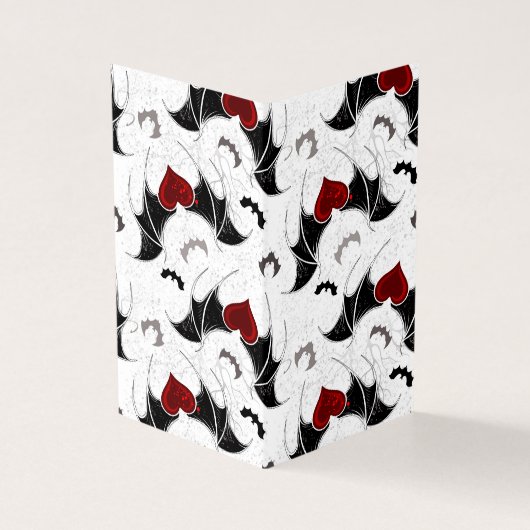 Cœur d'Halloween avec des ailes de chauve-souris n (Outside)