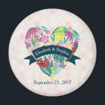 Coeur floral mignon avec Mariage de fleurs tropica<br><div class="desc">Un aimant mariage personnalisé. Customisez avec vos noms à l'intérieur d'un ruban bleu-vert superposé sur un charmant coeur rempli de fleurs et de feuilles aux couleurs rose, verte et jaune. L'arrière - plan est un motif défraîchi avec des cercles en rose clair et blanc. Design estival et fantaisiste avec un...</div>