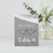 Coeurs dans les cartes de numéro de table de sable (Debout devant)