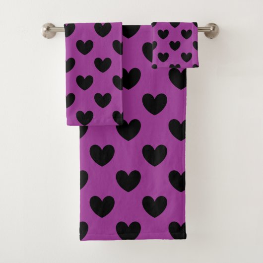 Coeurs de polka noir sur violet (En situation)