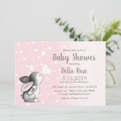 Coeurs gris rose Bunny Baby Shower Invitations (Debout devant)