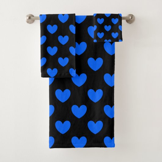 Coeurs polka bleu sur noir (En situation)