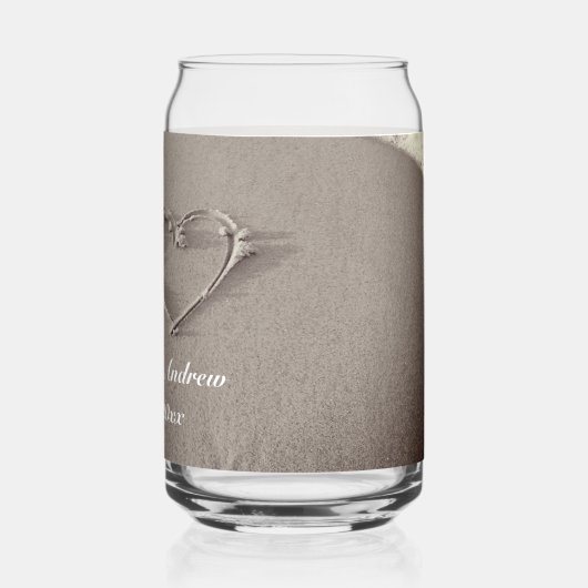 Coeurs romantiques dessinés dans le sable de plage (Verso)