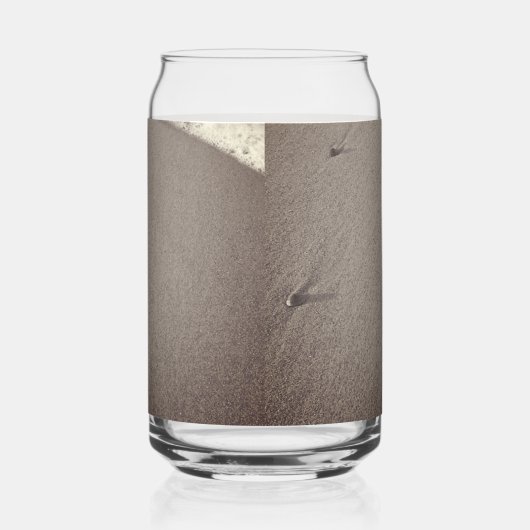 Coeurs romantiques dessinés dans le sable de plage (Droite)