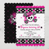 Coeurs roses, crâne et Crossbones Invitations (Devant / Derrière)
