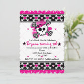 Coeurs roses, crâne et Crossbones Invitations (Debout devant)