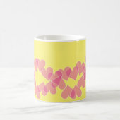 Coeurs sur la tasse jaune (Centre)