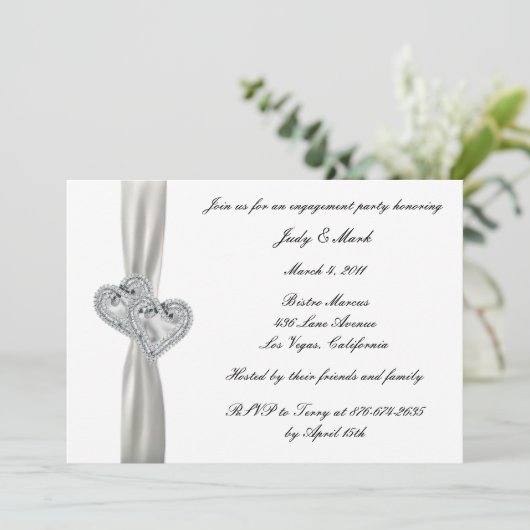 Coeurs White Mariage Engagement Party Invitation (Debout devant)