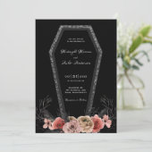 Coffin Rozen Gotische Halloween Bruiloft Kaart (Staand voorkant)