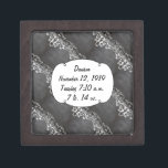 Coffret A Bijoux Mariages de typographie de tableau noir<br><div class="desc">Chalkboard Vintage moderne Mr et Mrs Chalkboard Wedding Invitations mariages Chalkboard doux et sassy Chalkboard Moderne Typographie Vintage Invitations Chalkboard doux et sassy mariages Mariage Party T-shirts</div>