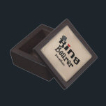 Coffret A Bijoux Porte-anneau à chapeau supérieur<br><div class="desc">Boîte cadeau pour votre mariage spécial. Haut de chapeau graphique sur le mot porte-anneau. Petit coeur rouge dans le texte.</div>