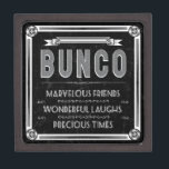 Coffret A Bijoux Typographie de cru de Bunco<br><div class="desc">L'industrie graphique d'amusement et de typographie vintage de fête de Bunco conçoivent. Bunco a inspiré des caractéristiques d'oeuvre d'art une frontière vintage de style, ruban, embellissements d'ornement, et les mots : Bunco, amis merveilleux, rires merveilleux et périodes précieuses. Les articles de Bunco sont parfaits pour la nuit de Bunco, les...</div>