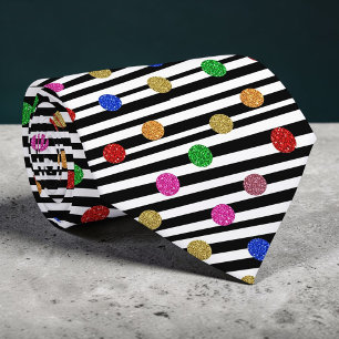 Col cravate à rayures et cercles colorés