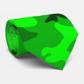 Col cravate camouflage vert néon à vert foncé (Roulé)