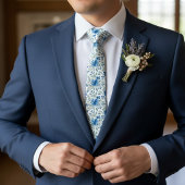 Col cravate chic avec fleurs bleues et vert sauge