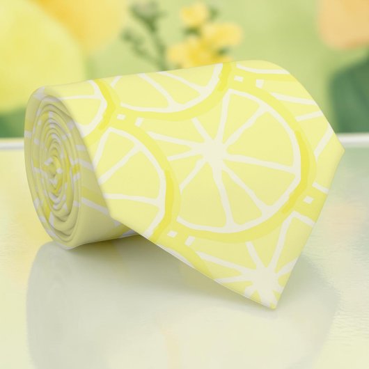 Col cravate de fruits d'été de saison