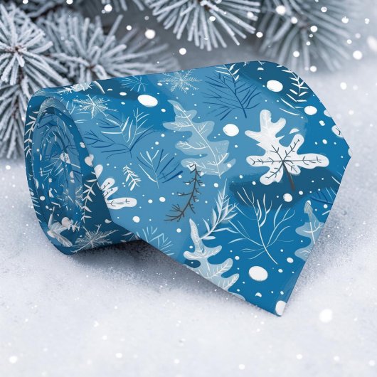 Col cravate feuilles bleues hivernales