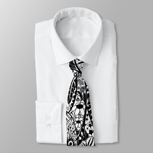 Col cravate floral noir fleurs blanches feuilles (Attaché)