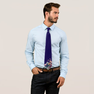Col cravate Navy classique avec base florale vinta
