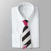 Col cravate rose et blanc accrocheur (Attaché)