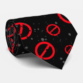 Col cravate symbole interdit – Rouge foncé sur noi (Roulé)