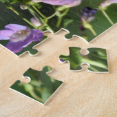 Colibri en vol avec puzzle à fleurs (Côté)