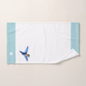 Colibri et monogramme sur fond bleu clair et blanc (Serviette à main)