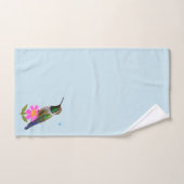 Colibri moderne et fleur sur fond bleu clair (Serviette à main)