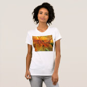 Collage d'or de papillon et de lis - T-shirt (Devant entier)