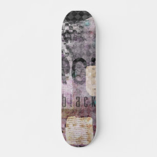 Collage violet noir sur skateboard