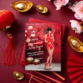 Invitation Fille du Nouvel An chinois avec un parapluie rouge