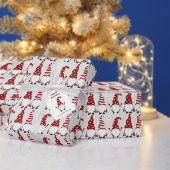 Scandinavische kerstgnomen cadeaupapier (Personaliseer de collectie van deze zelfstandige maker.)