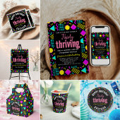 Dertig en bloeiende zwarte en retro verjaardag kaart