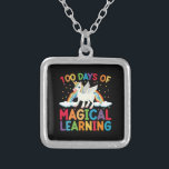 Collier 100 Jours De Magical Learning School Unicorn Girls<br><div class="desc">100e jour de l'école Unicorn Girls 100 jours de l'école T-shirt</div>