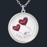 Collier 40e anniversaire de rubis mariage coeur rouge<br><div class="desc">Collier d'anniversaire du 40e mariage de rubis personnalisé avec ballons de coeur rouge. Un cadeau magnifique et romantique pour un mari de donner à sa femme après quarante ans de mariage ou pour une femme d'acheter pour une fête d'anniversaire. Des bracelets et boucles d'oreilles correspondants sont également disponibles dans cette...</div>