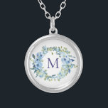 Collier Aquarelle botanique de couleur bleu vert monogramm<br><div class="desc">Un beau collier d'aquarelle botanique bleu vert monogrammé pour elle. Ceux-ci font de grands cadeaux de demoiselle d'honneur.</div>