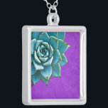 Collier Aquarelle Succulente dentelle pourpre<br><div class="desc">Ce collier romantique présente un aqua succulent sur un arrière - plan en dentelle violette. Si vous planifiez un mariage et y compris des succulents dans vos bouquets,  ceux-ci feraient de jolis colliers de demoiselles d'honneur.</div>